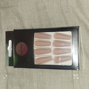 Fashion Press on Nails